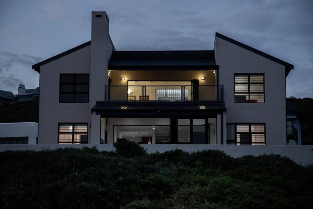 Pearl Haven, Coastal Comfort Just Steps From The Shore! Villa Yzerfontein Exteriör bild